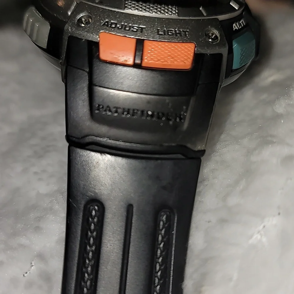 Casio Pathfinder PAG-80 Altimeter Barometer Thermometer Men's Watch Need Battery